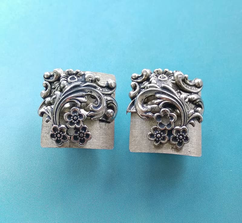 Vintage Jewelry 西洋古董飾品 銀色調 花藤 夾式耳環