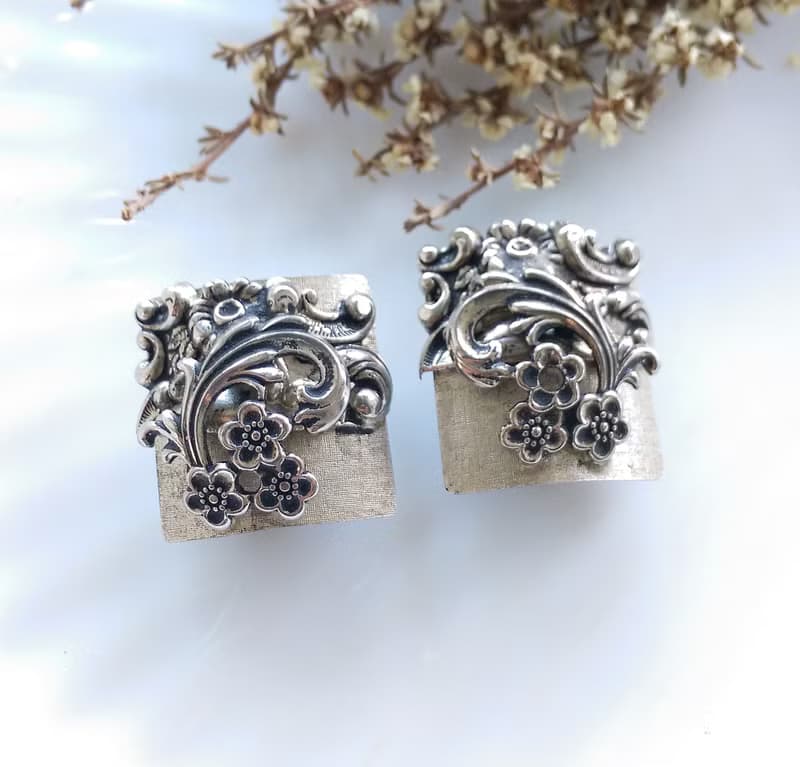 Vintage Jewelry 西洋古董飾品 銀色調 花藤 夾式耳環