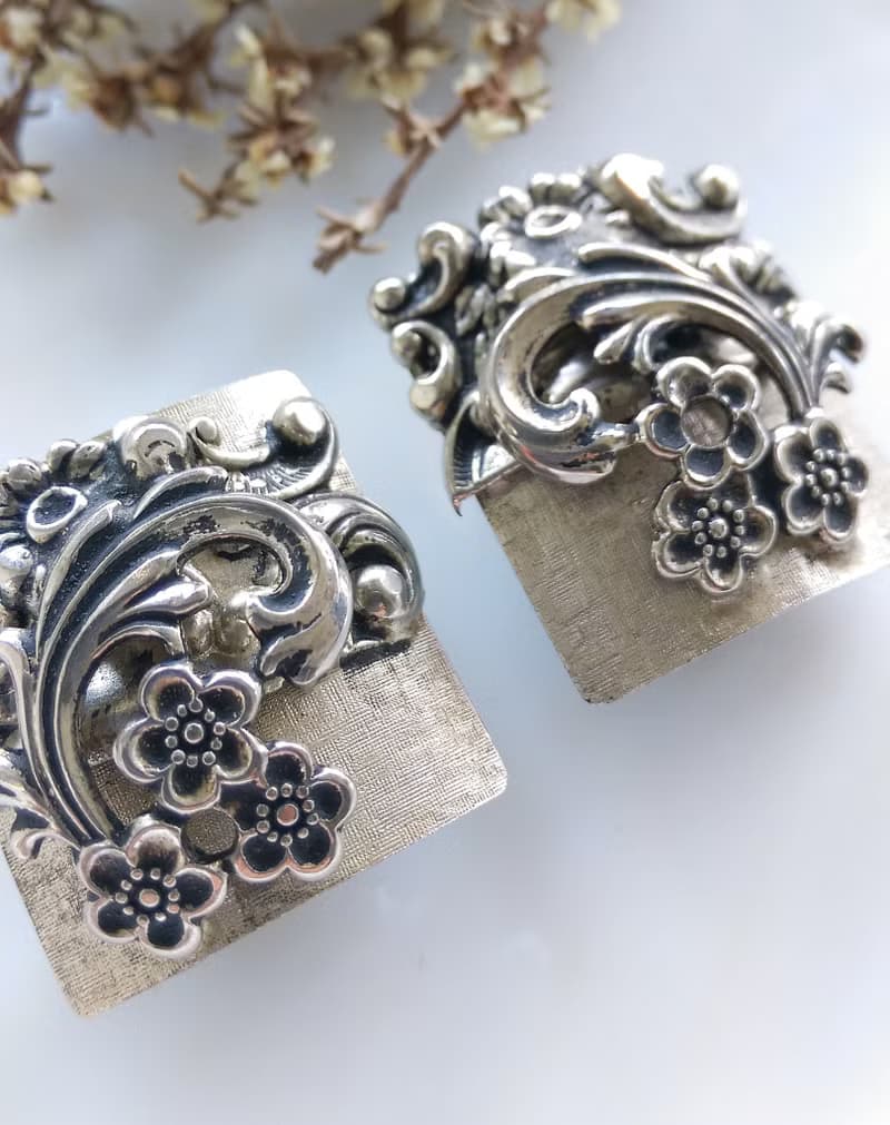 Vintage Jewelry 西洋古董飾品 銀色調 花藤 夾式耳環