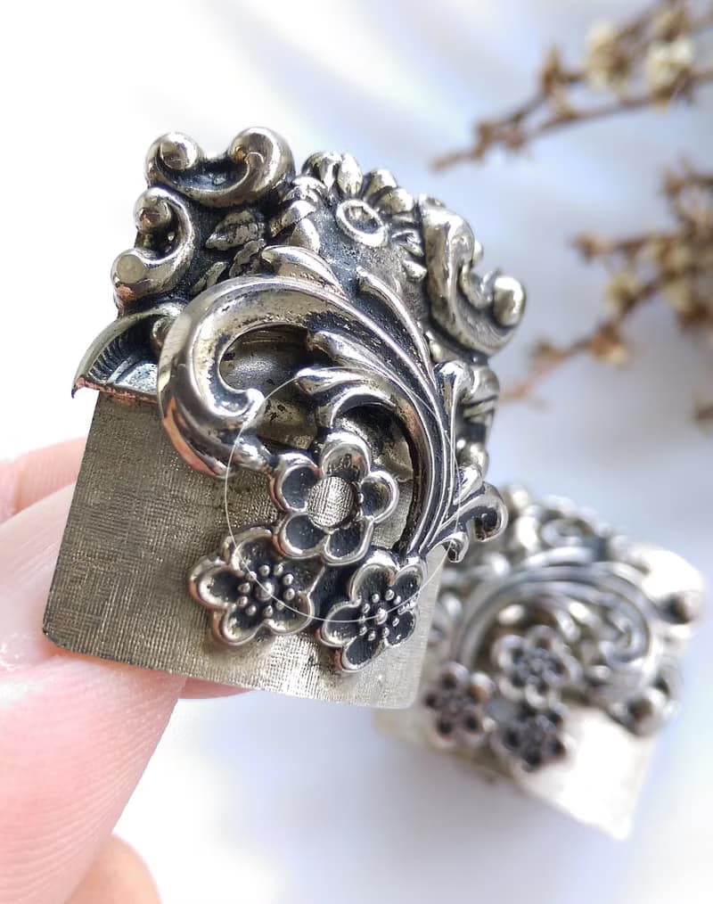 Vintage Jewelry 西洋古董飾品 銀色調 花藤 夾式耳環