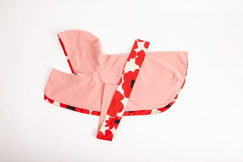 【現貨】 白黑紅花,L_61,毛孩斗蓬雨衣,雙面可穿, 防風防雨