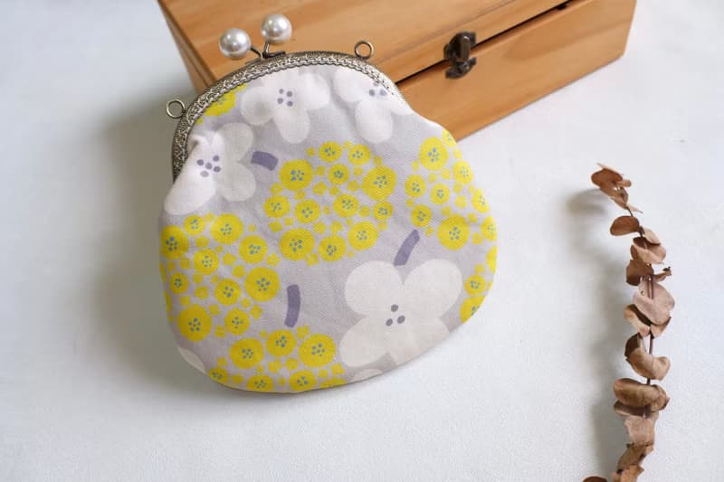 | 晨霧野花  | 斜背鏈條口金包 斜背包 側背包 禮物