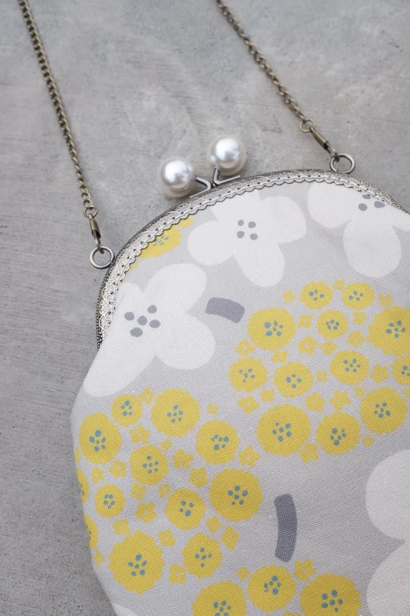 | 晨霧野花  | 斜背鏈條口金包 斜背包 側背包 禮物