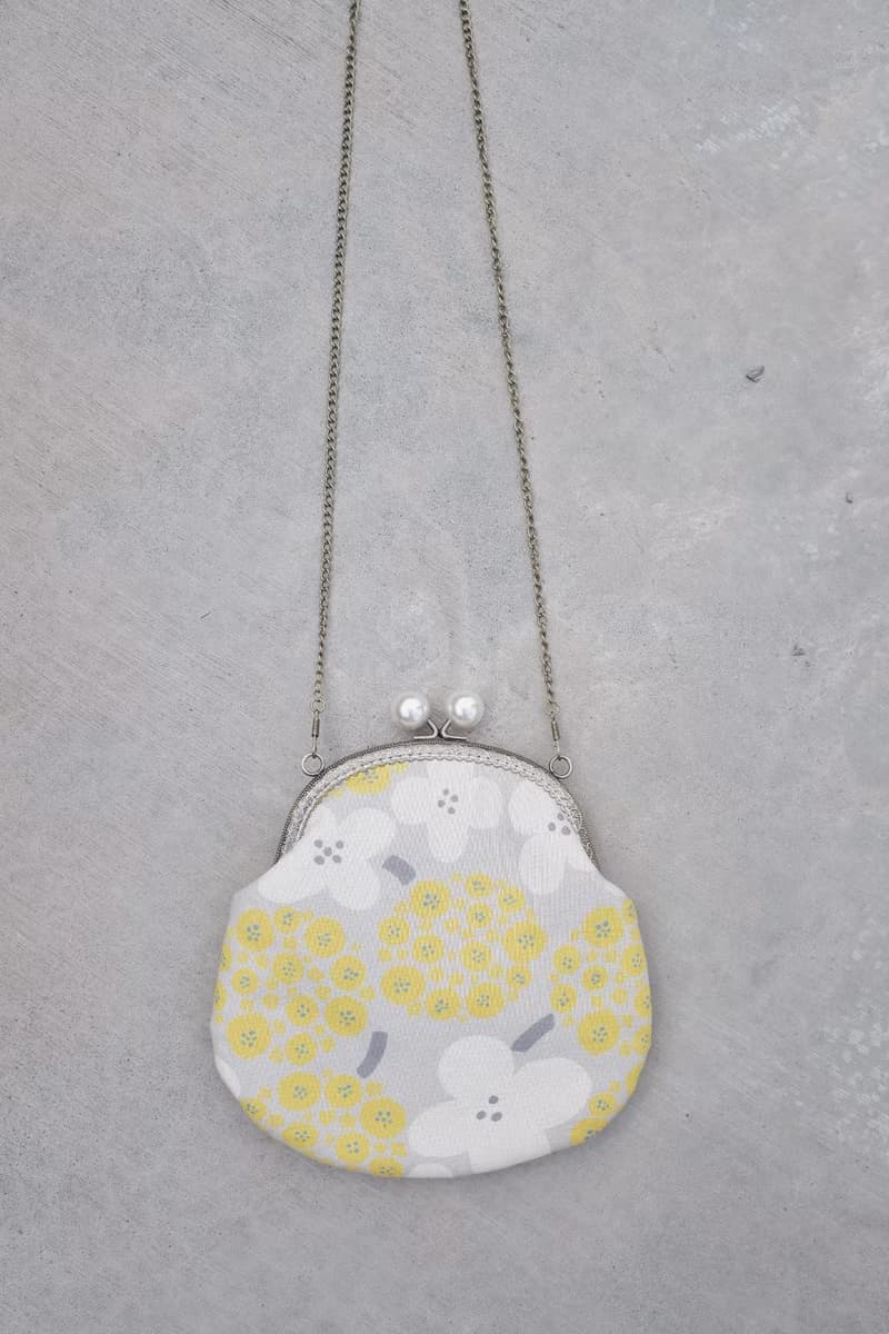 | 晨霧野花  | 斜背鏈條口金包 斜背包 側背包 禮物