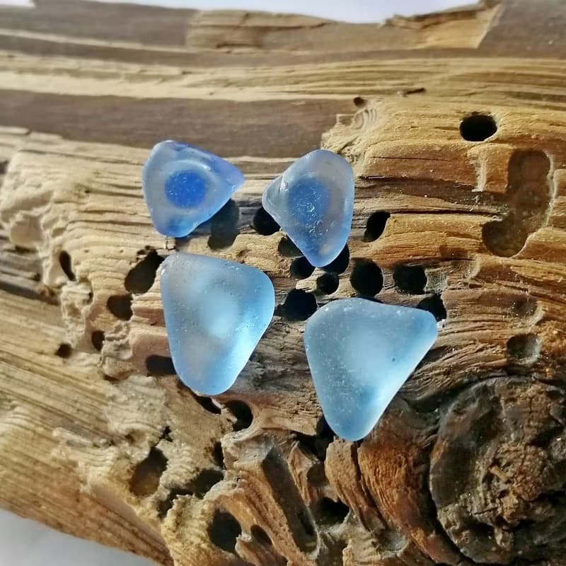Sea Glass Earrings海玻璃耳環Sea Glass Stud Earrings 海廢飾品 淺藍色 Gift for her 生日 禮物