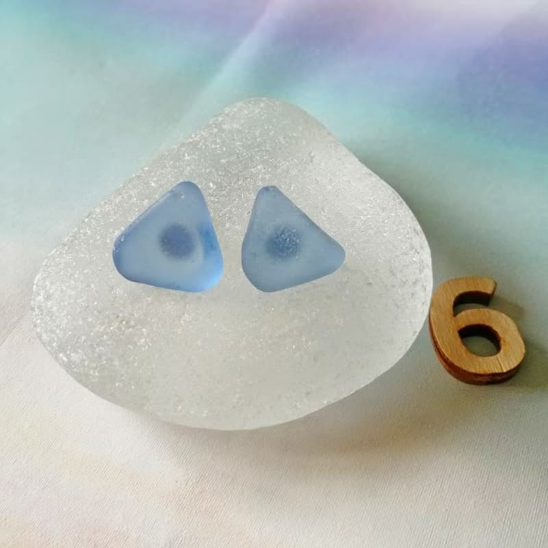 Sea Glass Earrings海玻璃耳環Sea Glass Stud Earrings 海廢飾品 淺藍色 Gift for her 生日 禮物