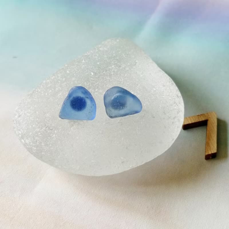 Sea Glass Earrings海玻璃耳環Sea Glass Stud Earrings 海廢飾品 淺藍色 Gift for her 生日 禮物