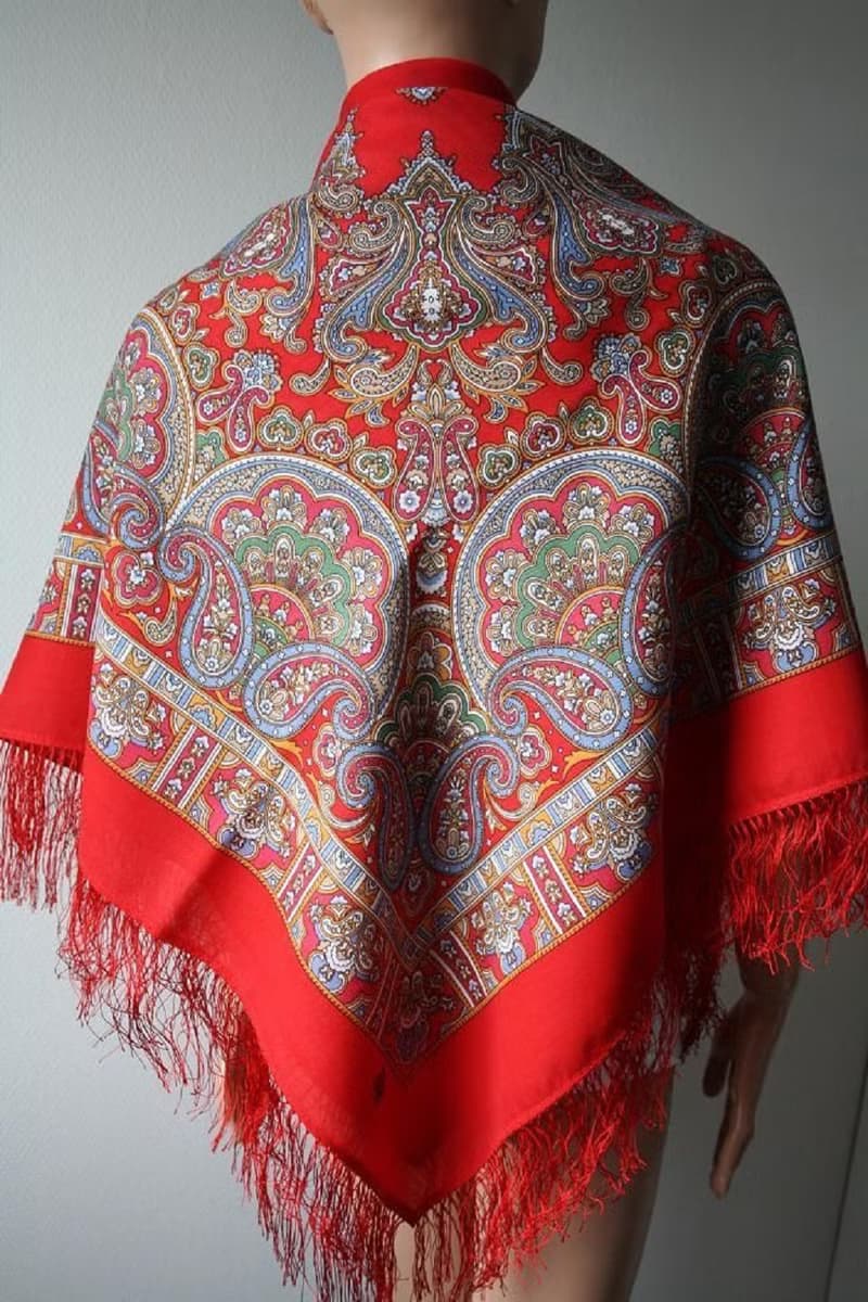 Pavlovo Posad Russian Shawl 100% Wool Scarf 125x125 cm Wrap Silk Fringe 1581-5