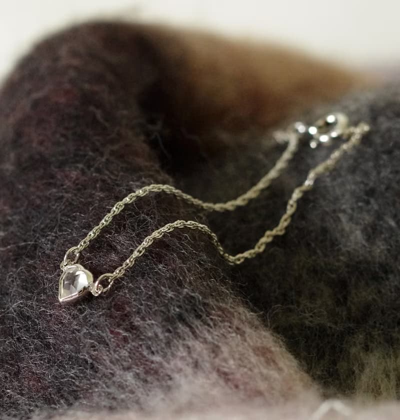 古董AVON銀色透明愛心萊茵石手鍊 原裝盒 1985年 BR254