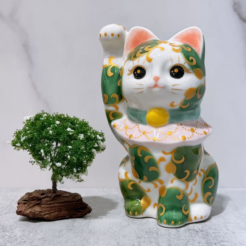 【唐草聚福】日本清水燒招財貓 | 色繪 白地 唐草