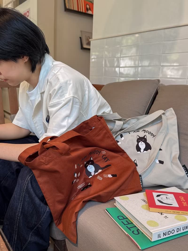 Tote Bag : Moody Cat