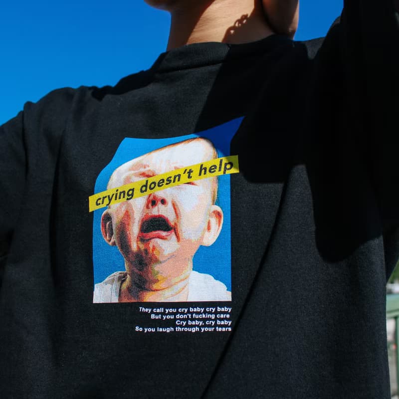 黑色 Crybaby Print Tee | 移民禮物 香港設計 短袖 T