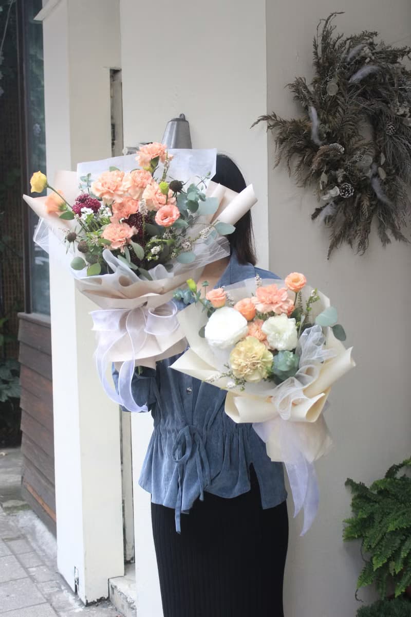 康乃馨鮮花花束 母親節花束 粉膚色 鮮花花束