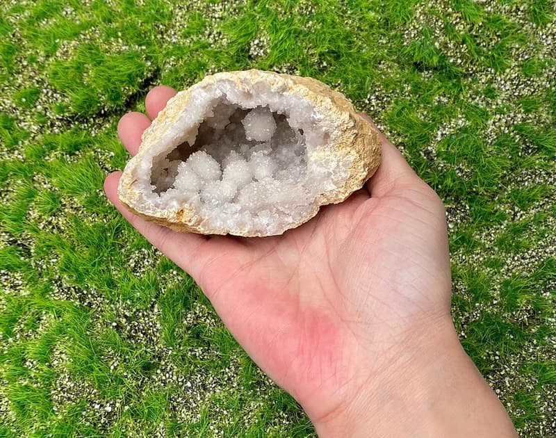 招財改運-天然原礦瑪瑙小白水晶爆晶花球洞 水晶花球 消磁 療癒