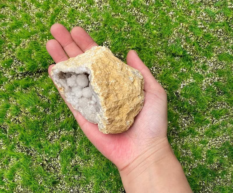 招財改運-天然原礦瑪瑙小白水晶爆晶花球洞 水晶花球 消磁 療癒