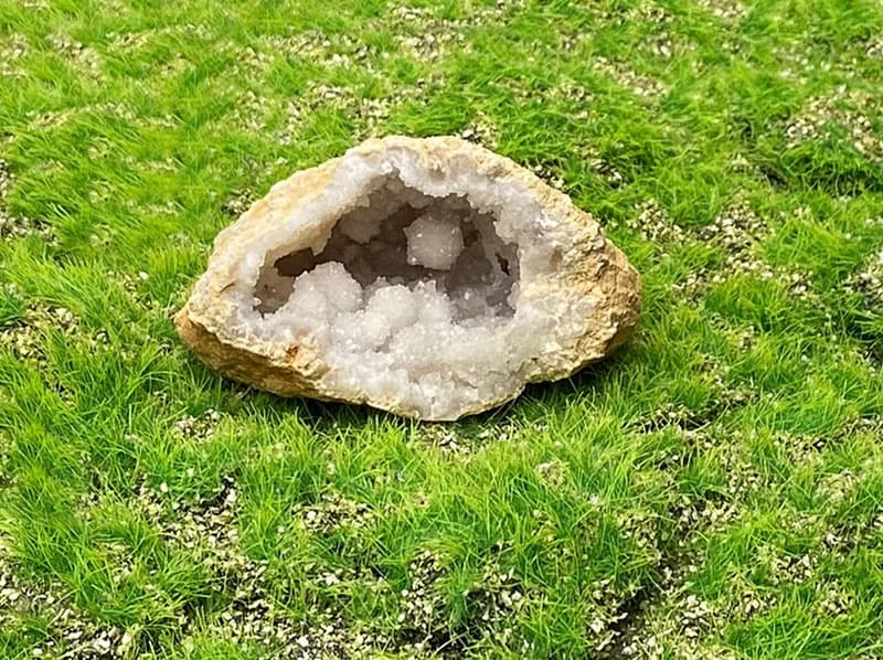招財改運-天然原礦瑪瑙小白水晶爆晶花球洞 水晶花球 消磁 療癒