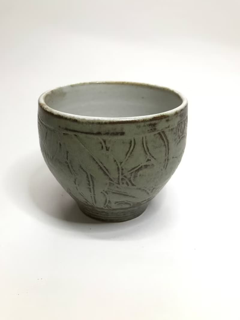 曾永鴻  灰釉刻花杯