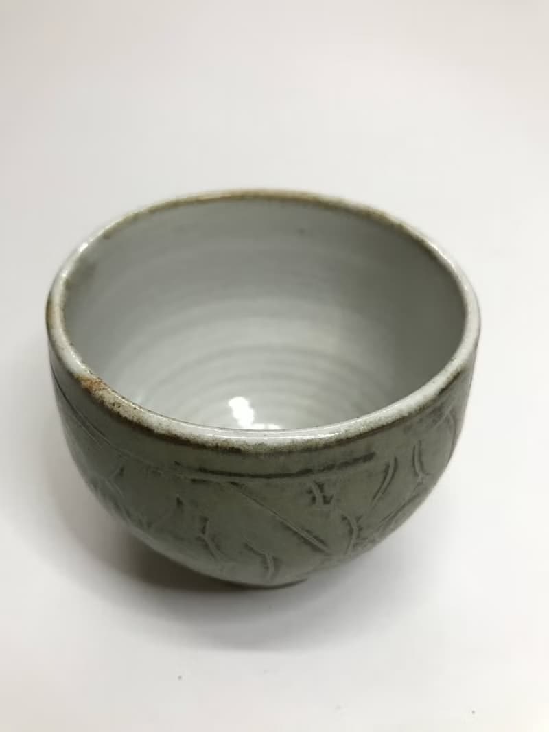 曾永鴻  灰釉刻花杯