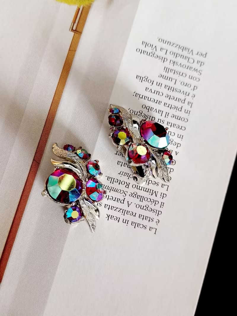 vintage jewelry  典雅玫瑰紅極光萊茵花卉 夾式耳環