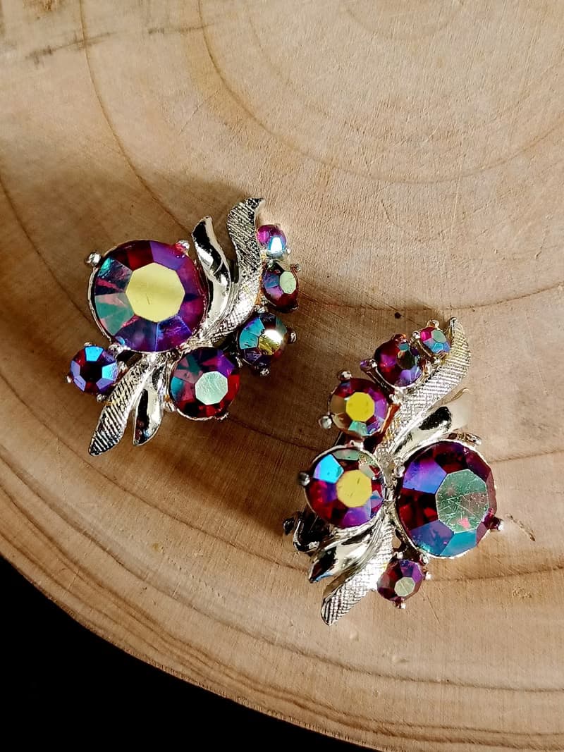 vintage jewelry  典雅玫瑰紅極光萊茵花卉 夾式耳環