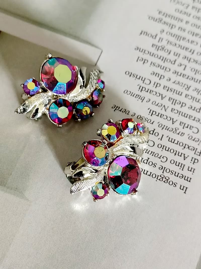 vintage jewelry  典雅玫瑰紅極光萊茵花卉 夾式耳環