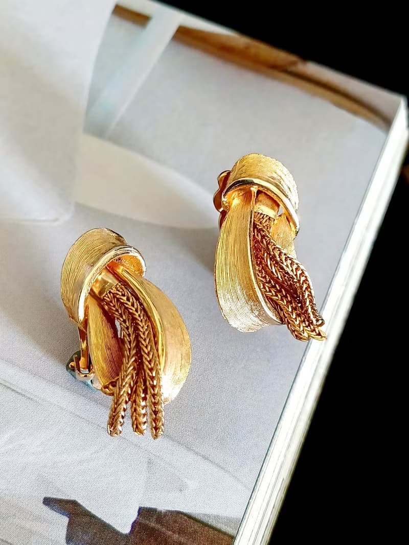 vintage jewelry  古董刷金紋流蘇 夾式耳環