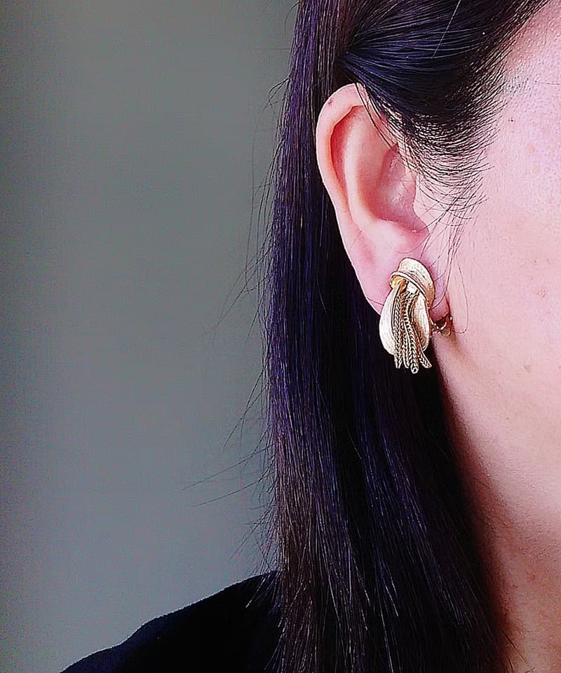 vintage jewelry  古董刷金紋流蘇 夾式耳環