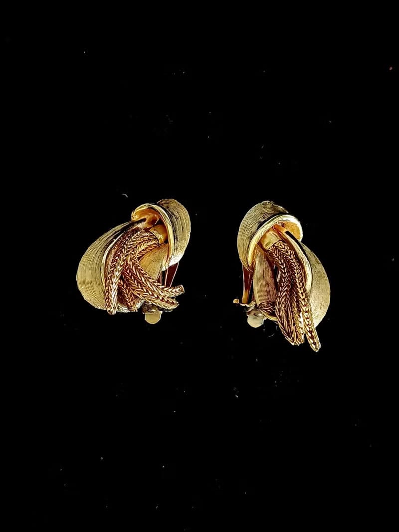 vintage jewelry  古董刷金紋流蘇 夾式耳環