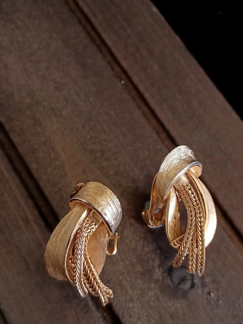 vintage jewelry  古董刷金紋流蘇 夾式耳環