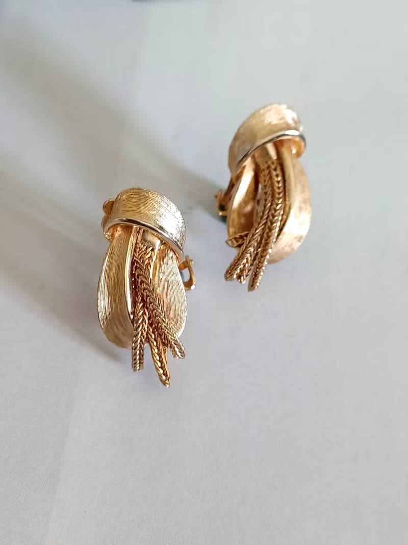 vintage jewelry  古董刷金紋流蘇 夾式耳環