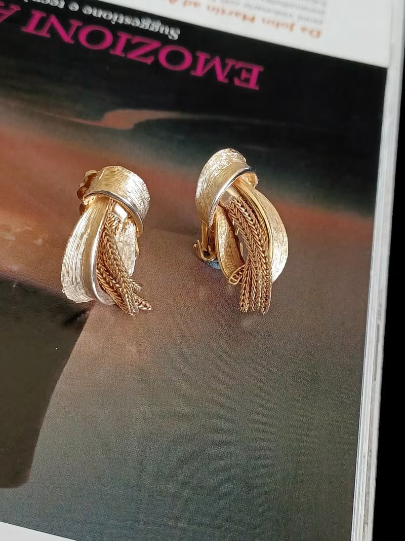 vintage jewelry  古董刷金紋流蘇 夾式耳環