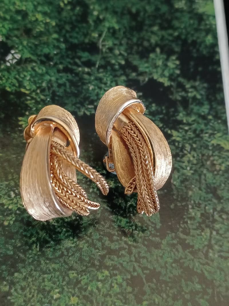 vintage jewelry  古董刷金紋流蘇 夾式耳環