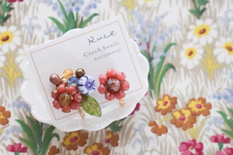 春意盎然的實り花束 / 捷克珠飾 ( 耳環 / 耳夾 )
