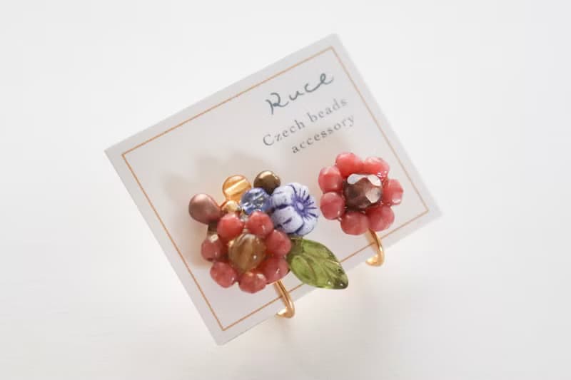 春意盎然的實り花束 / 捷克珠飾 ( 耳環 / 耳夾 )