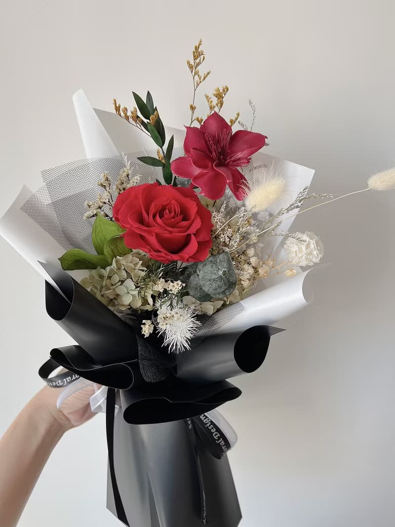 SEE 看見花藝設計 | 永生花 | 玫瑰 |  紅玫瑰擴香花束