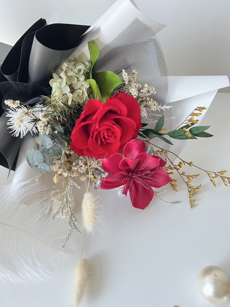 SEE 看見花藝設計 | 永生花 | 玫瑰 |  紅玫瑰擴香花束