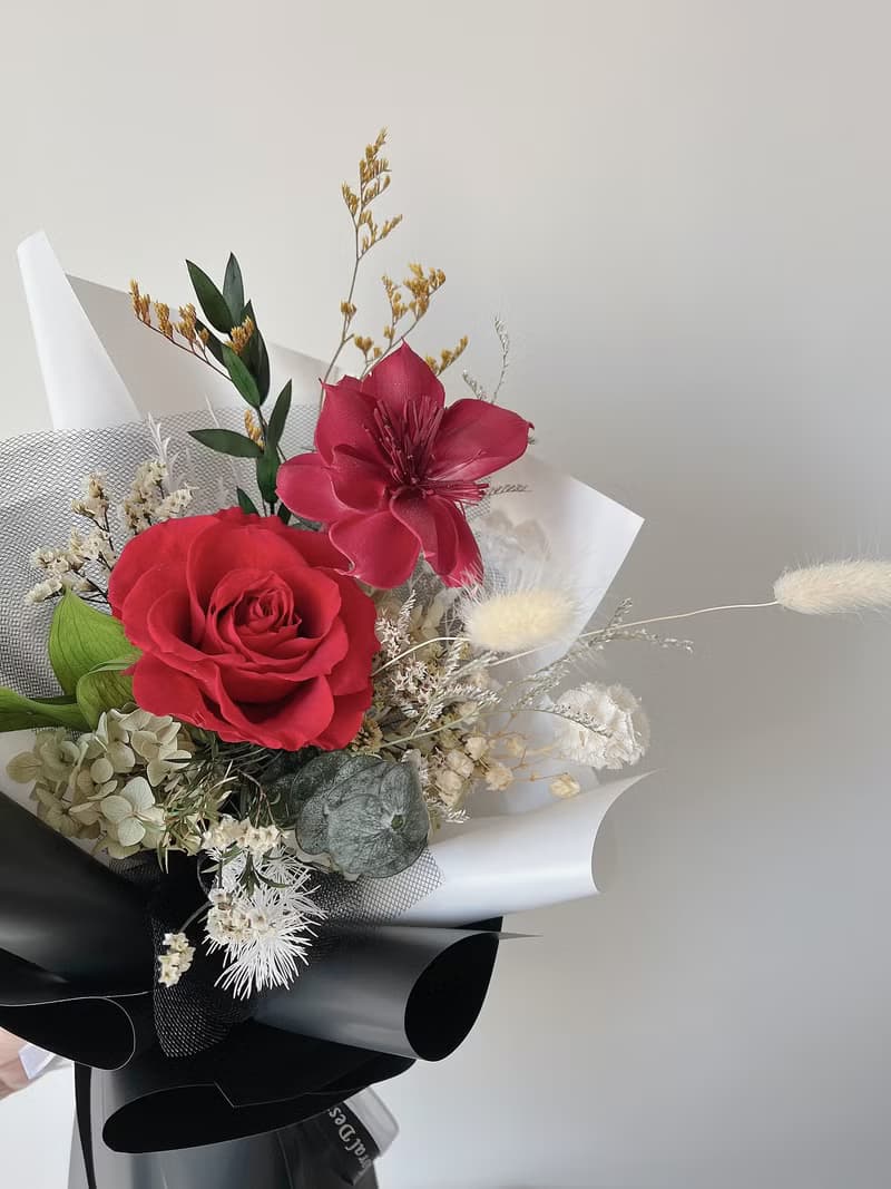 SEE 看見花藝設計 | 永生花 | 玫瑰 |  紅玫瑰擴香花束