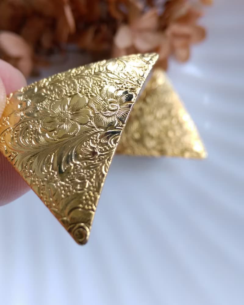 Vintage Jewelry 西洋古董飾品 細緻雕花三角  夾式耳環