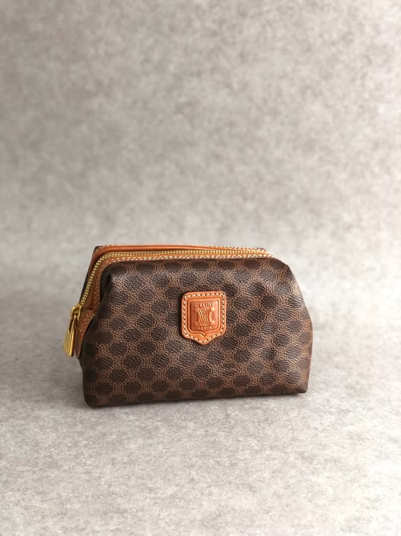 【 日本直送　名牌中古包 】CELINE セリーヌ マカダム ポーチ ブラウン ブラゾン型押し PVC レザー vintage ヴィンテージ chci53