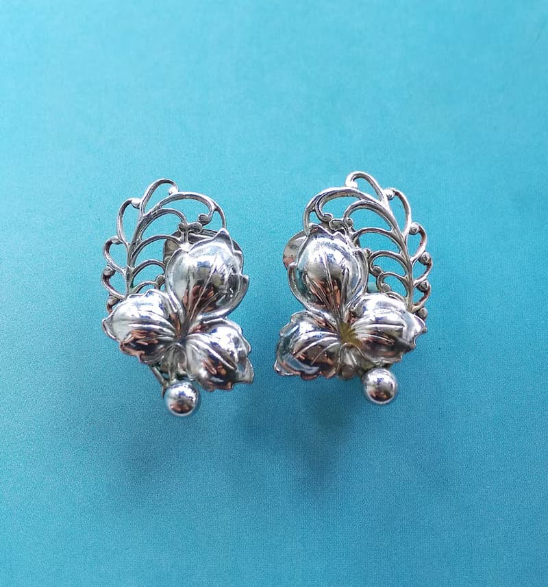 Vintage Jewelry 西洋古董飾品 銀色調 簍空 花葉 夾式耳環