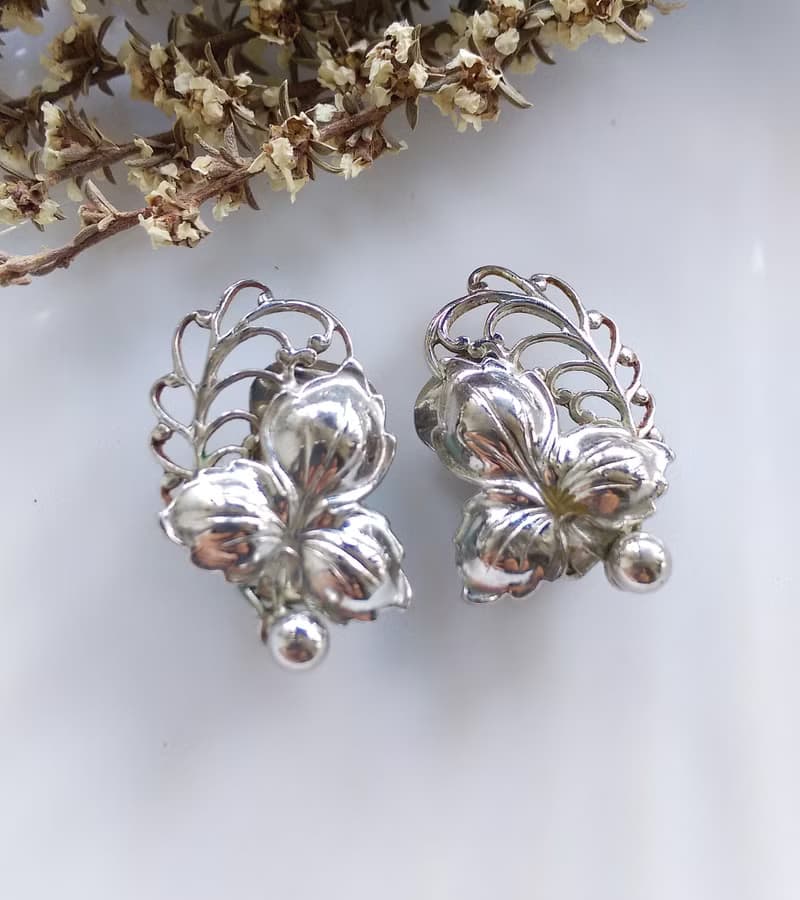Vintage Jewelry 西洋古董飾品 銀色調 簍空 花葉 夾式耳環