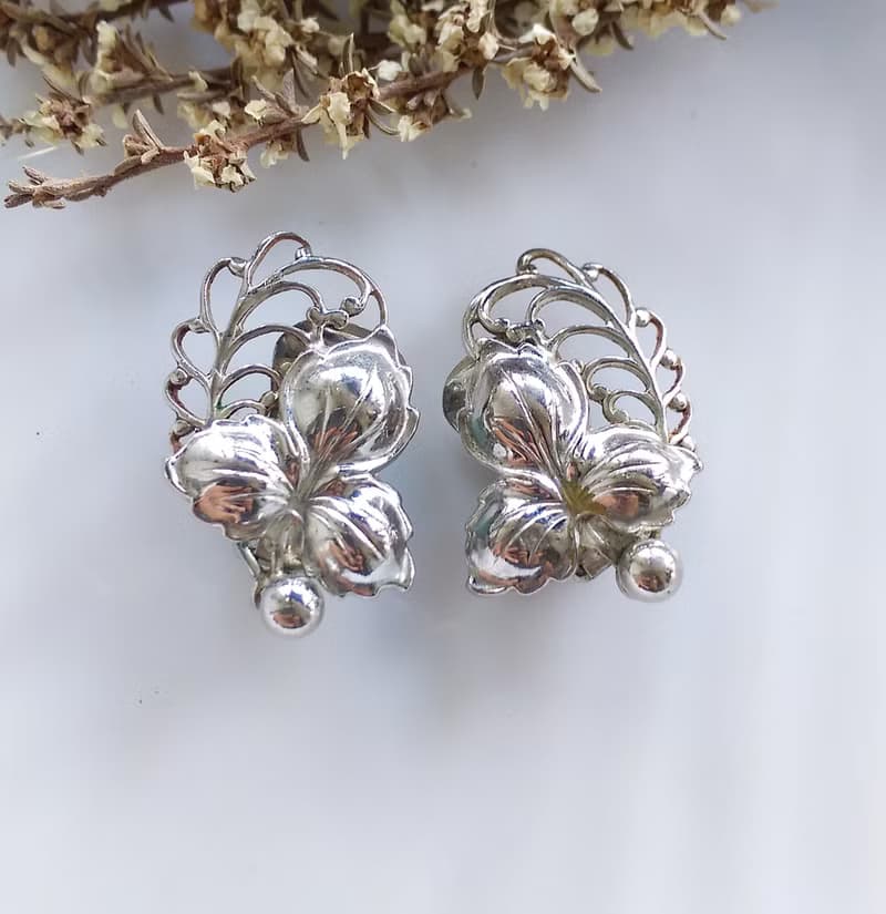 Vintage Jewelry 西洋古董飾品 銀色調 簍空 花葉 夾式耳環