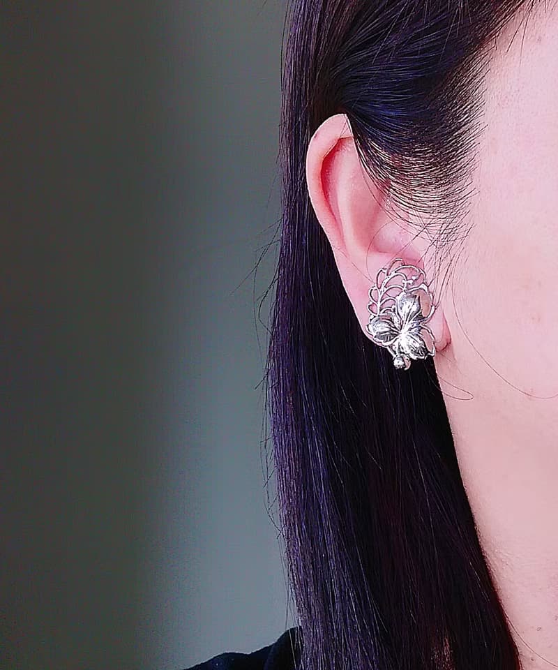 Vintage Jewelry 西洋古董飾品 銀色調 簍空 花葉 夾式耳環
