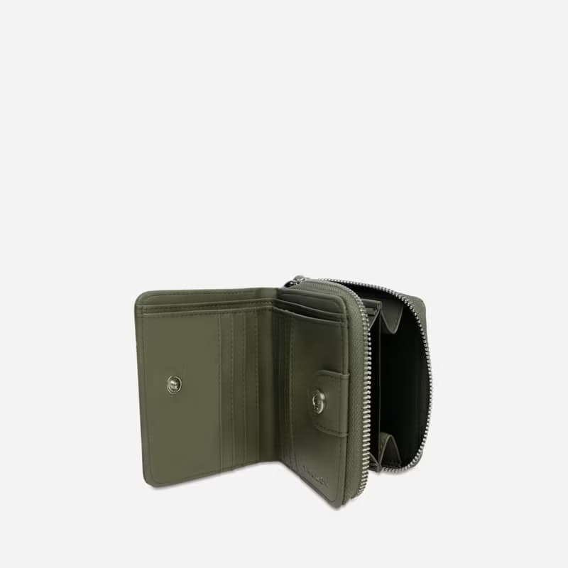 Compact Vegan Zip Wallet - Camouflage: Crafted from Leaves