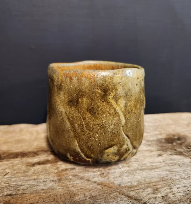 灰釉青瓷茶碗 / 掌盅 / 手捧碗