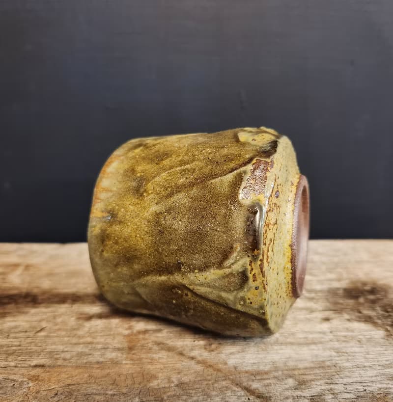 灰釉青瓷茶碗 / 掌盅 / 手捧碗