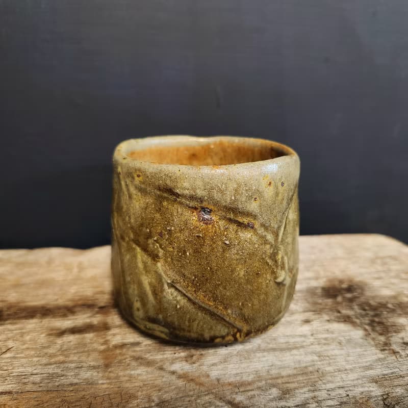 灰釉青瓷茶碗 / 掌盅 / 手捧碗