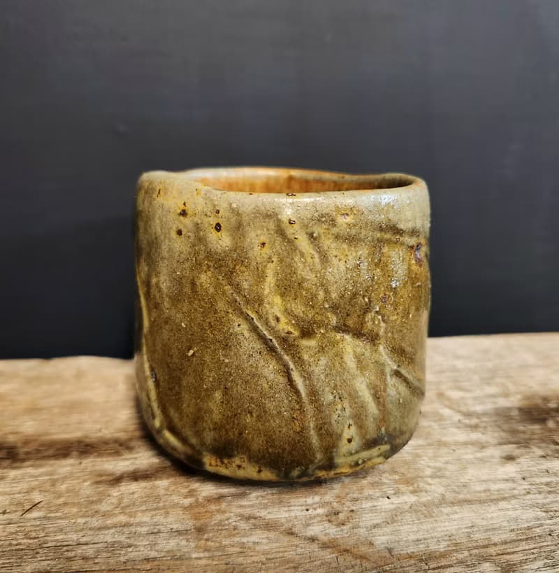 灰釉青瓷茶碗 / 掌盅 / 手捧碗