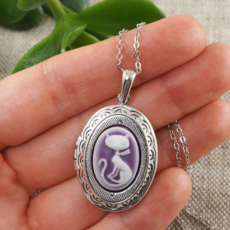 Purple White Cat Kitten Cameo Silver Oval Photo Locket Pendant Necklace Jewelry