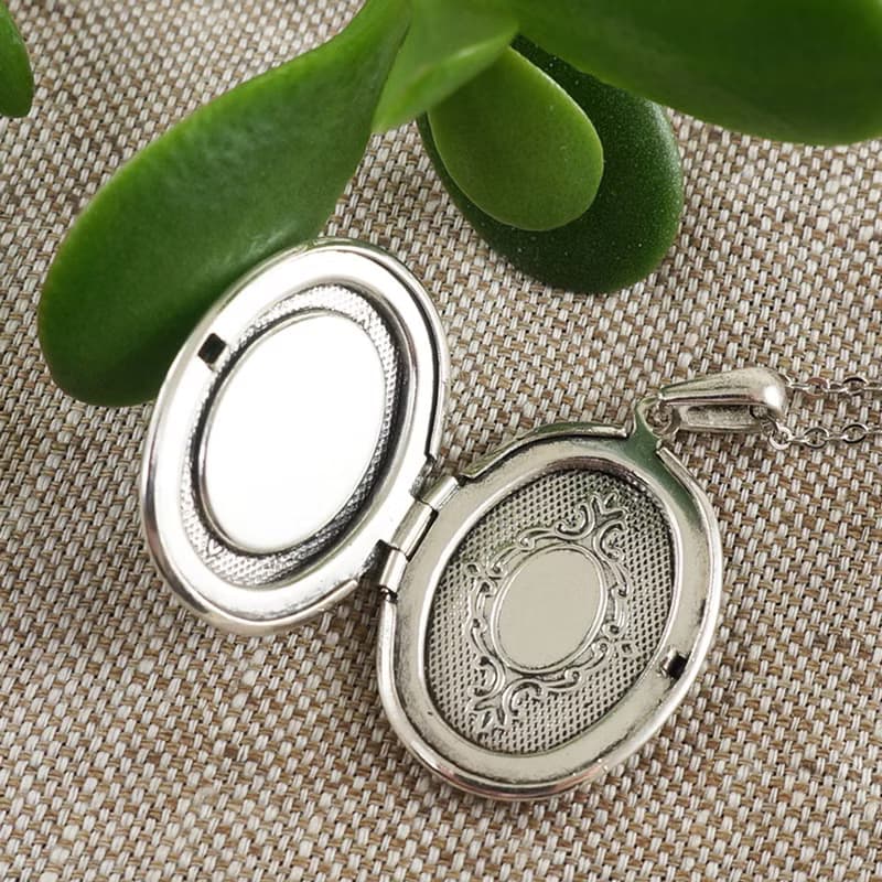Purple White Cat Kitten Cameo Silver Oval Photo Locket Pendant Necklace Jewelry